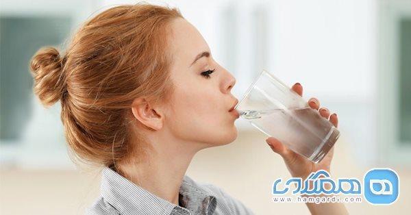 چه زمانی نوشیدن آب موجب نفخ می گردد؟