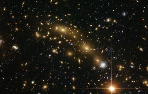چرا ستاره شناسان در پی کشف دورترین کهکشان ها هستند؟