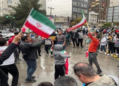 جشن خیابانی مردم ایران پس از پیروزی تیم ملی مقابل ولز در جام جهانی قطر 2022